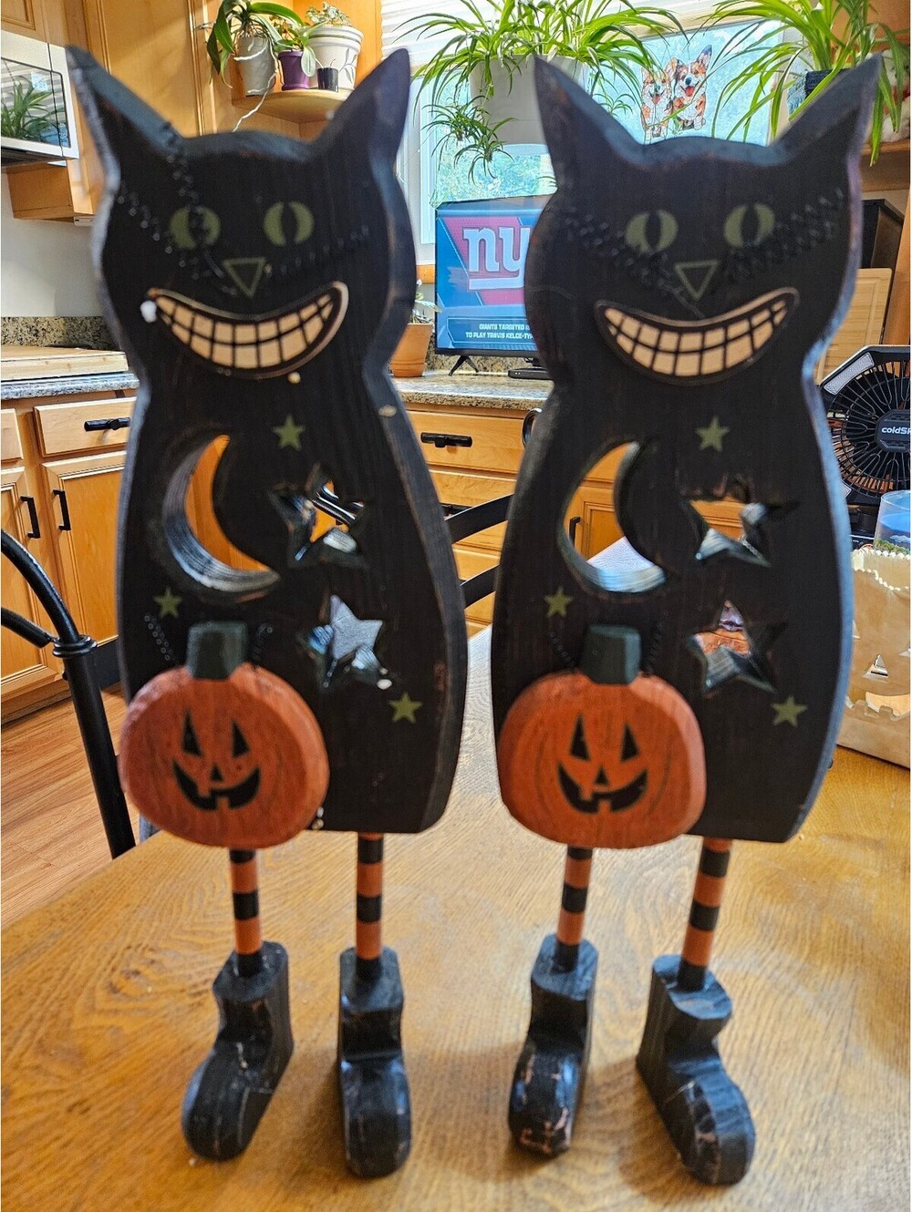Pair of Black Cats wooden figures - 2